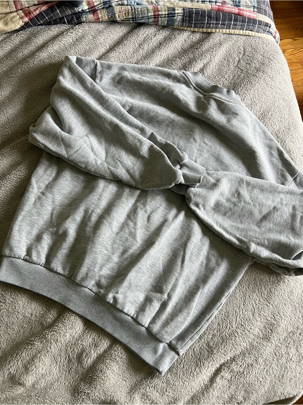 Alo Yoga Women’s Heather Grey Accolade Crewneck Sweatshirt XS - Picture 3 of 6